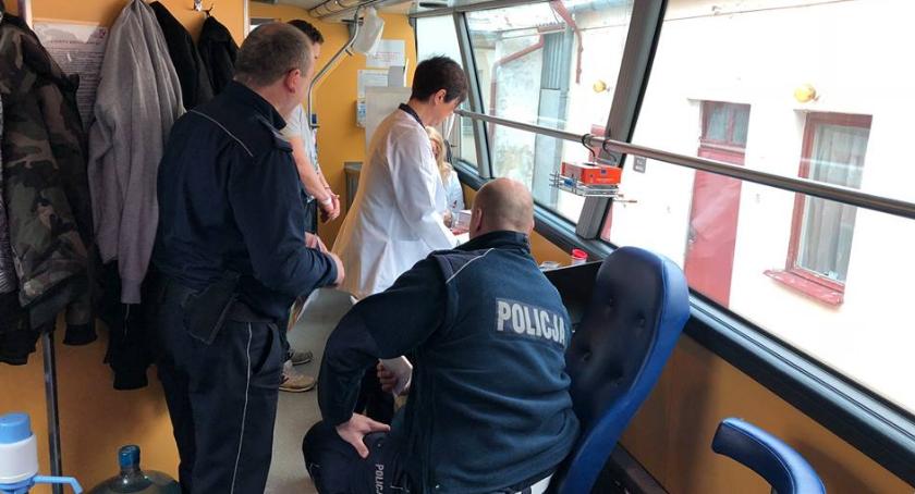 W ciechanowskiej policji znowu polała się krew [zdjęcia]