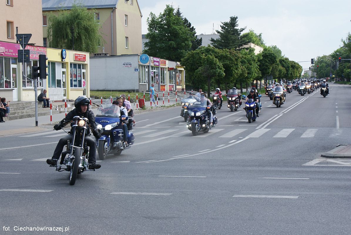 Motocykliści przejechali ulicami Ciechanowa (video i zdjęcia)