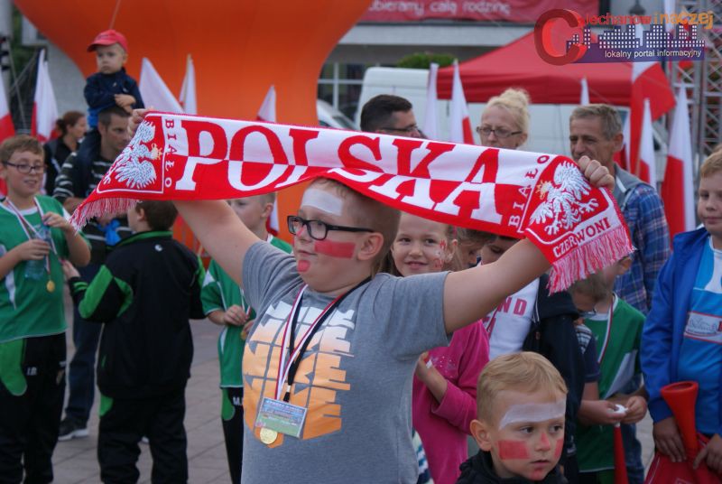Tak ciechanowianie bawili się w Strefie Kibica (zdjęcia)