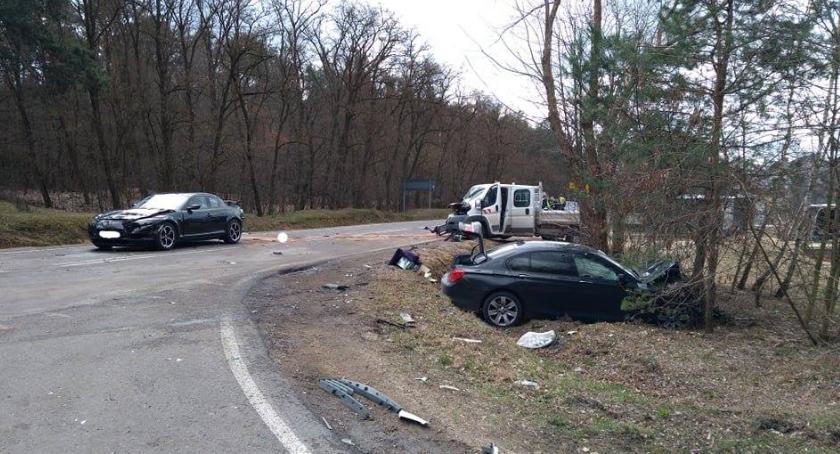 Trzy samochody zderzyły się na skrzyżowaniu [zdjęcia]