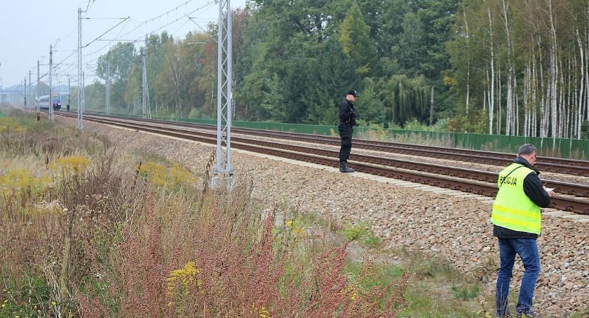 Tragedia na torach. Młody mężczyzna zginął pod kołami pociągu