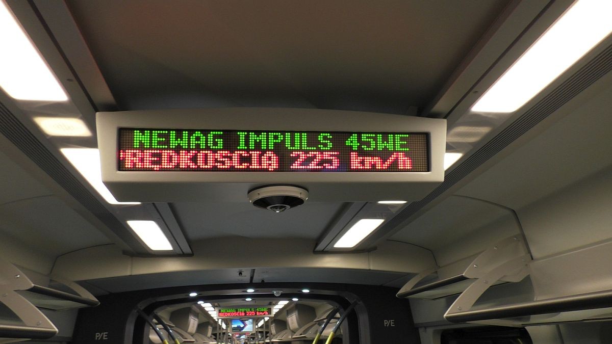 Pociąg Kolei Mazowieckich pobił rekord prędkości. Pojechał 225 km/h