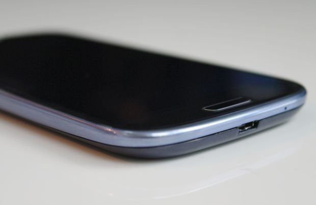 Kto zgubił telefon komórkowy?