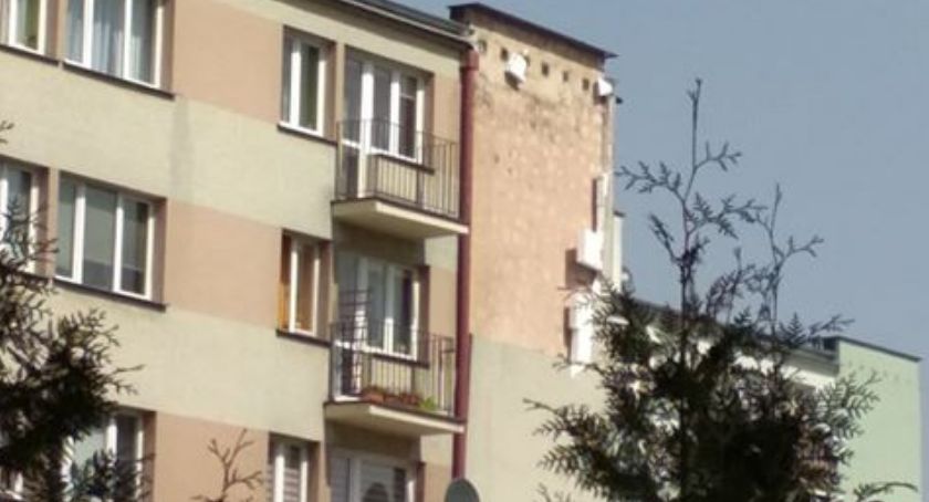 Mocno wieje. Strażacy z pow. ciechanowskiego mają dużo pracy