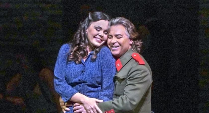 The Metropolitan Opera w Nowym Jorku w Małym Kinie Łydynia