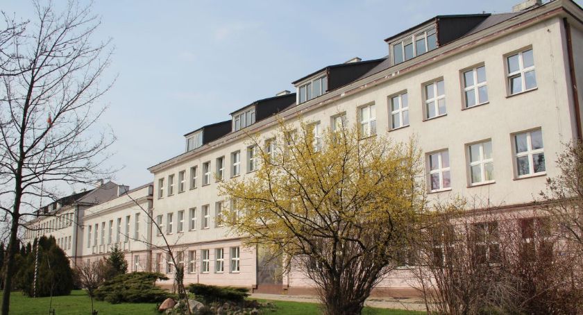 Maturzyści z Ciechanowa mogą odetchnąć z ulgą. Egzamin dojrzałości nie jest zagrożony