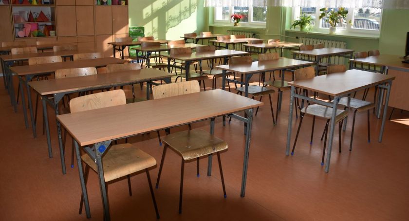 Strajk zawieszony. Czy we wszystkich ciechanowskich szkołach odbędą się lekcje?