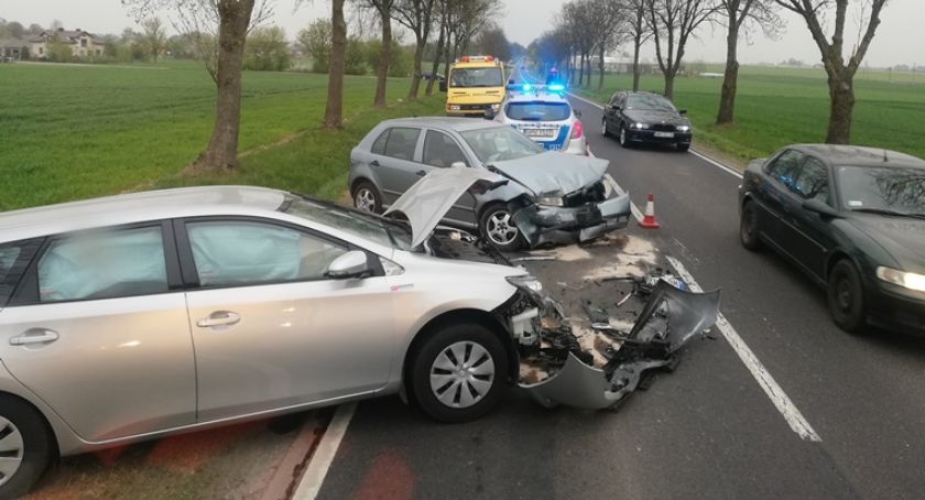 Nieprawidłowe wyprzedzanie i czołówka w gm. Opinogóra Górna [zdjęcia]