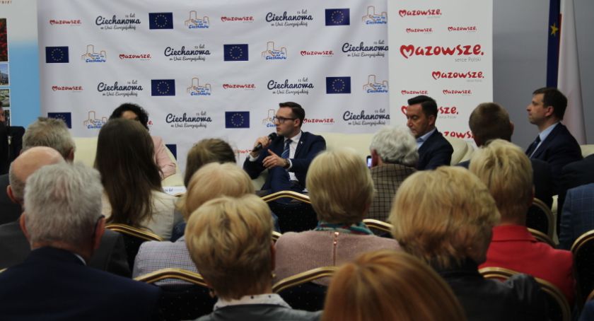 Co się zmieniło przez ostanie 15 lat - debata w Ciechanowie [zdjęcia]