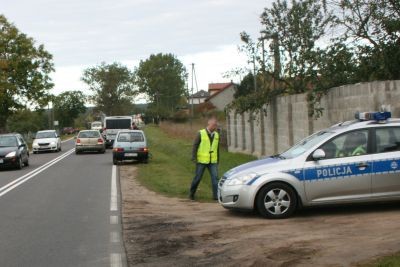 83-letni kierowca potrącił dziecko pod Mławą. Dziewczynka trafiła do szpitala w Ciechanowie