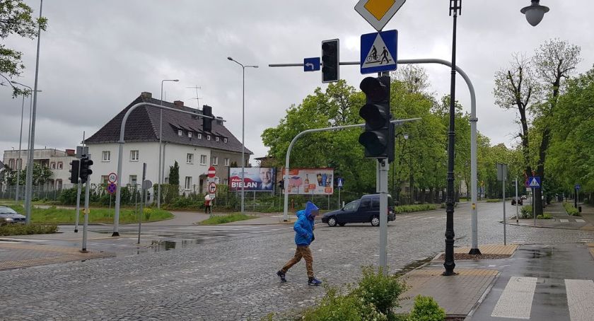 Wasze Info: Od ubiegłego tygodnia na tym skrzyżowaniu nie działa sygnalizacja świetlna