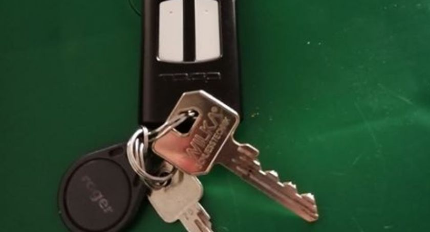 Wasze Info: W Ciechanowie znaleziono klucze z pilotem