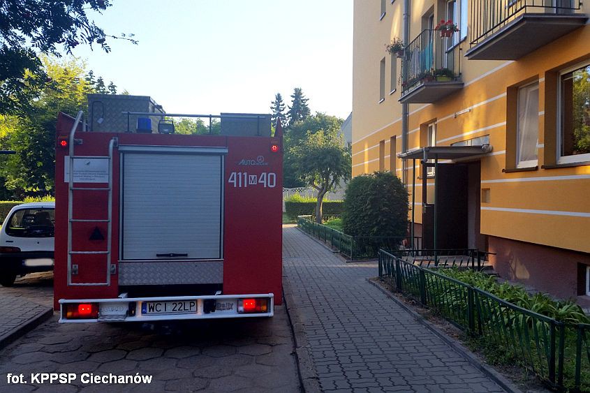 Nastolatek utknął w ... metalowej kracie. Pomogli mu strażacy