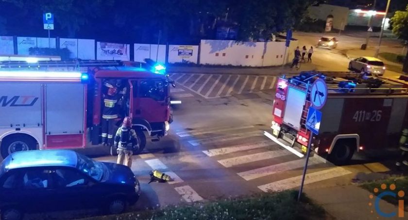 Wasze Info: Pożar w bloku. Mieszkańcy Ciechanowa uratowali swojego sąsiada