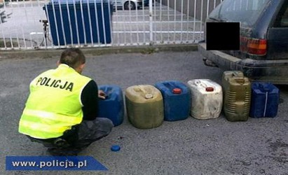 KRADLI PALIWO - CHCĄ ODDAĆ PIENIĄDZE