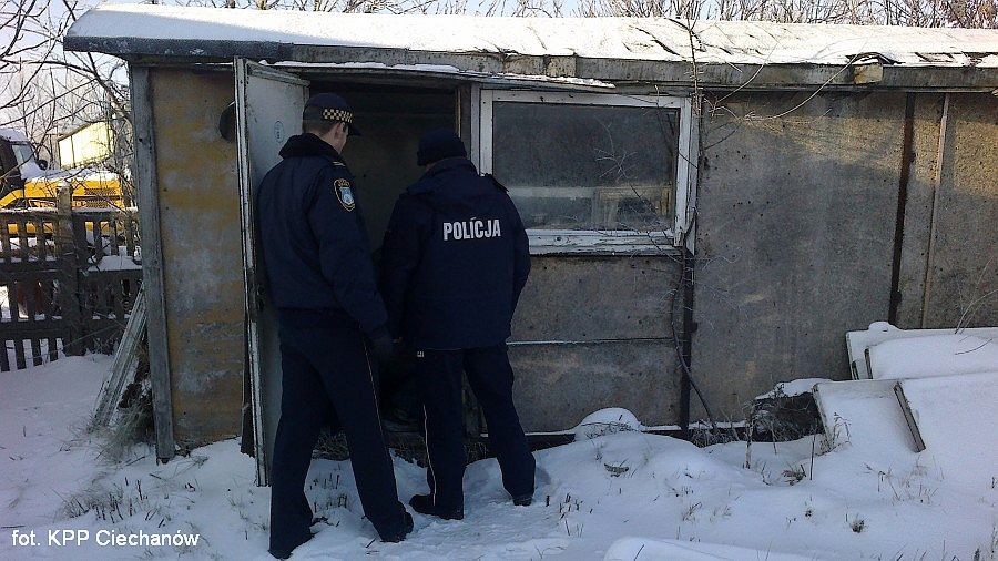 Ciechanowska policja sprawdza pustostany