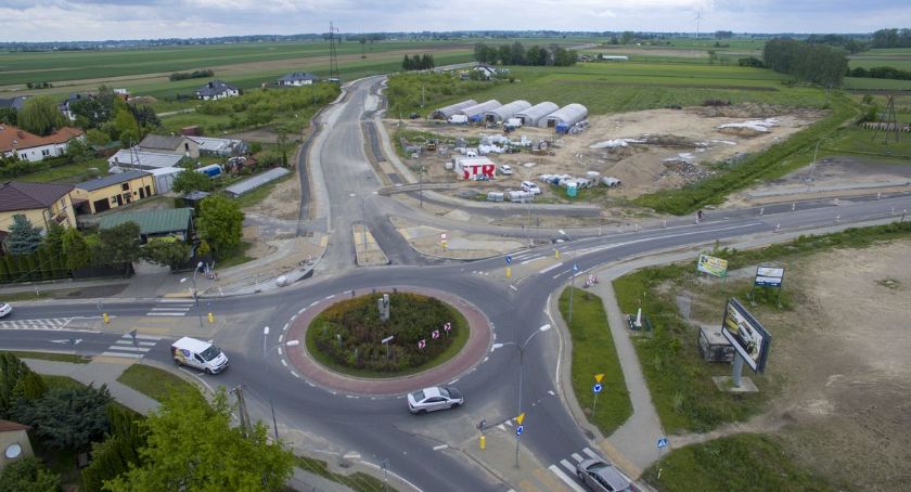 Uwaga kierowcy! Duże utrudnienia w ruchu na rondzie w Ciechanowie