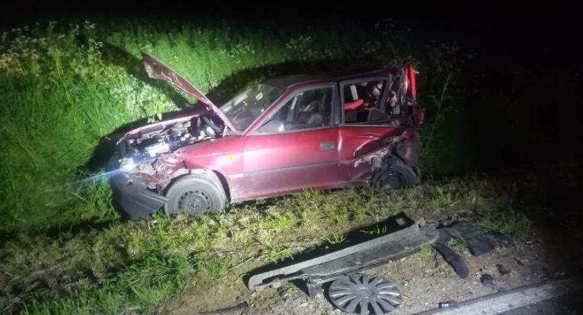 Groźny wypadek w gm. Regimin. Zderzyły się trzy samochody [zdjęcia]