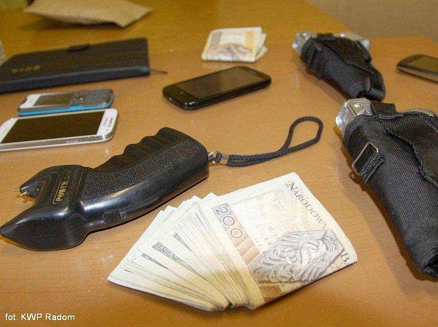 Fałszywi policjanci trafili za kratki