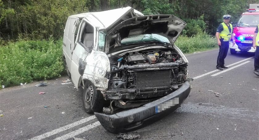 Dachowanie VW. Kierowca był pijany [zdjęcia]