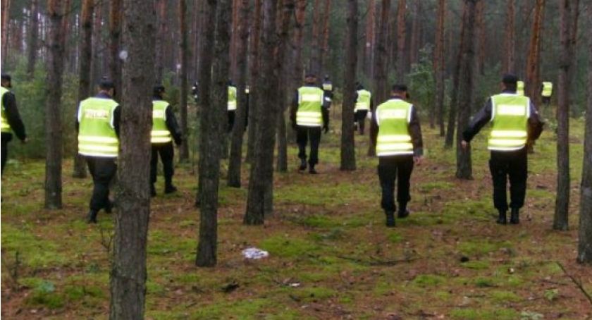 Poszukiwali zaginionego. Sprowadzili śmigłowiec i psa tropiącego