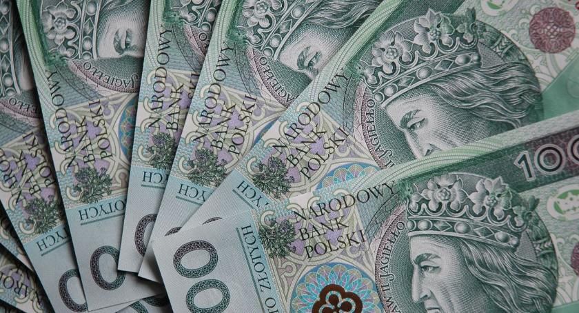Student na pracowitych wakacjach. Kiedy muszą być odprowadzane składki? 
