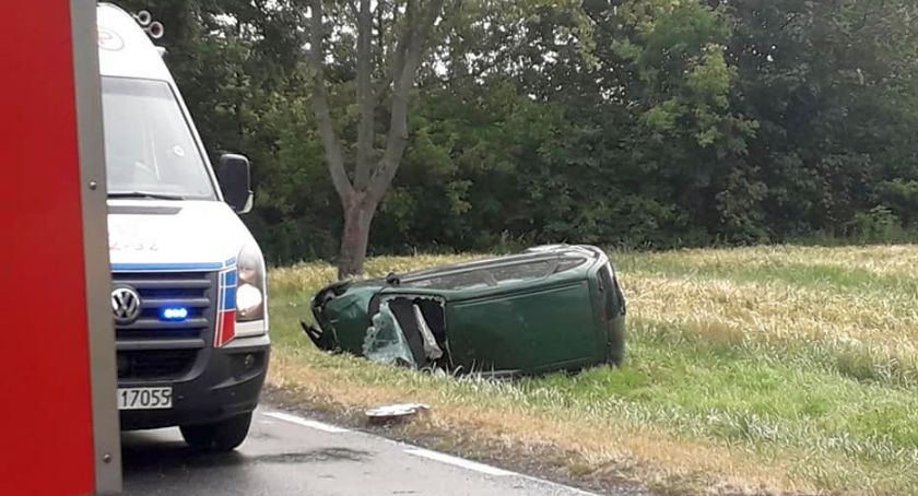 Dwie osoby ranne w wypadku na drodze Ciechanów-Glinojeck [zdjęcia]