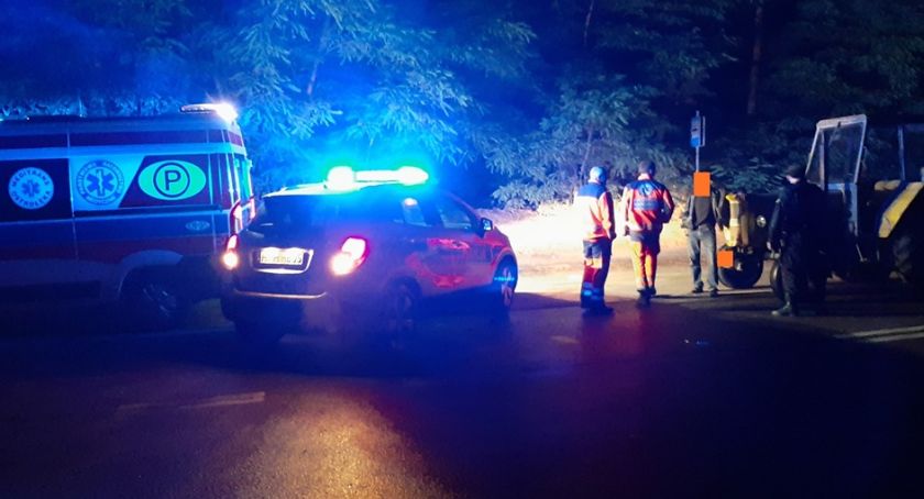 Załoga karetki zatrzymała pijanego kierowcę. Wcześniej zepchnął ich z drogi [zdjęcia]