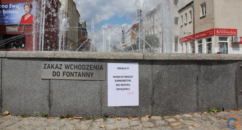Dodatkowe ostrzeżenia na ciechanowskich fontannach