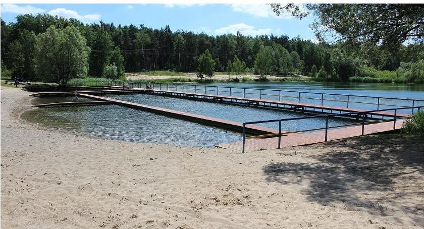 Pijany wjechał na plażę pełną ludzi. Zatrzymał go policjant po służbie