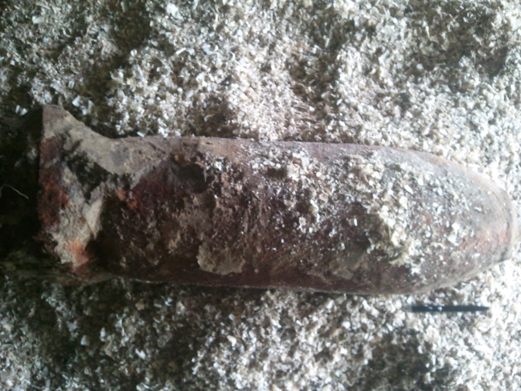 Znalazł przy drodze bombę lotniczą