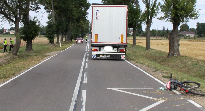 10-latka na rowerze uderzyła w ciężarówkę