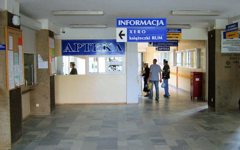 Pacjentka wyszła z oddziału i zmarła na terenie szpitala. Doszło do zaniedbań? (akt.)
