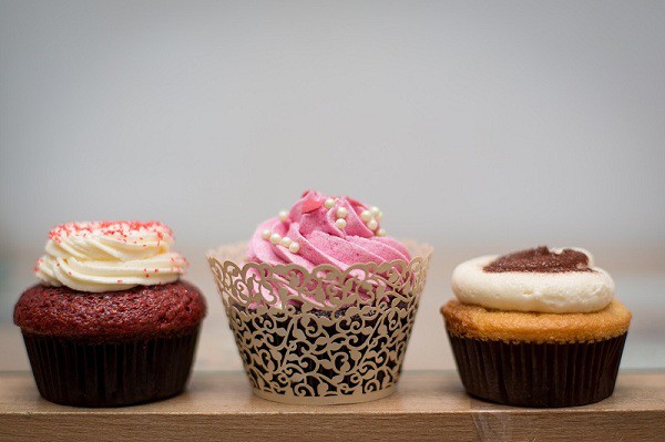 Porady ślubne: Tort czy cupcakes na wesele?