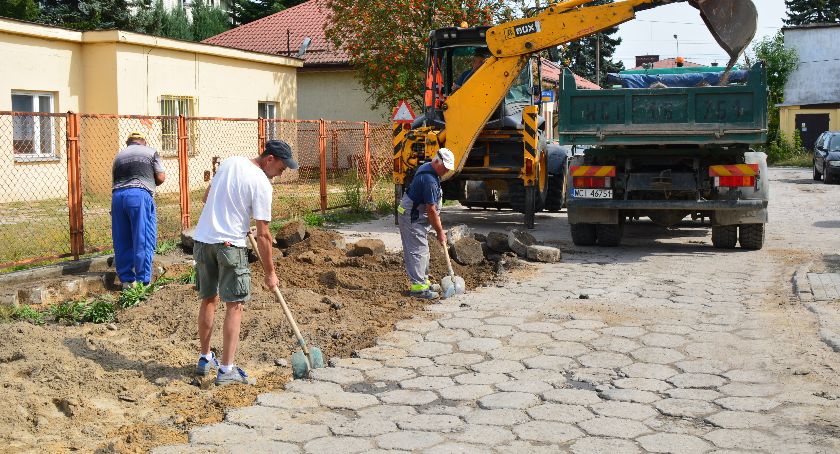 O remont tej drogi apelowali od lat. Prace właśnie wystartowały