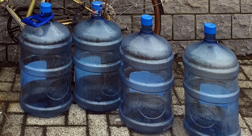 Trwa akcja dowożenia wody w gm. Gołymin. Do kiedy potrwają utrudnienia?