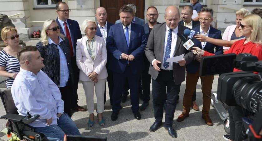 Dyrektor CUW do Sejmu, dyrektor szpitala do Senatu. Koalicja Obywatelska przedstawiła kandydatów