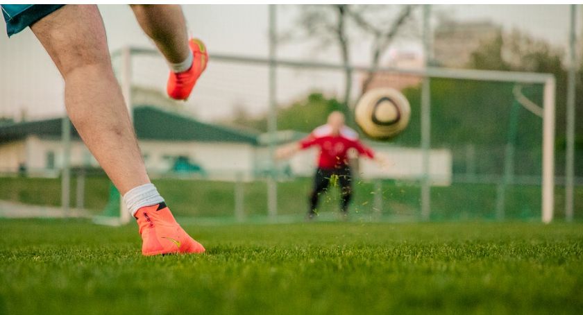 Liga Okręgowa: Cenne zwycięstwa Kryształu i Tęczy