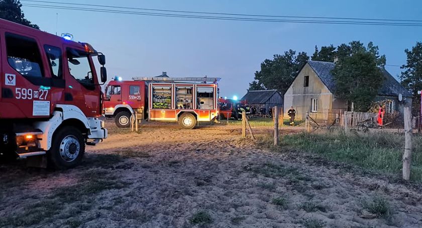 W domu jednorodzinnym wybuchła butla z gazem. W środku były dwie osoby