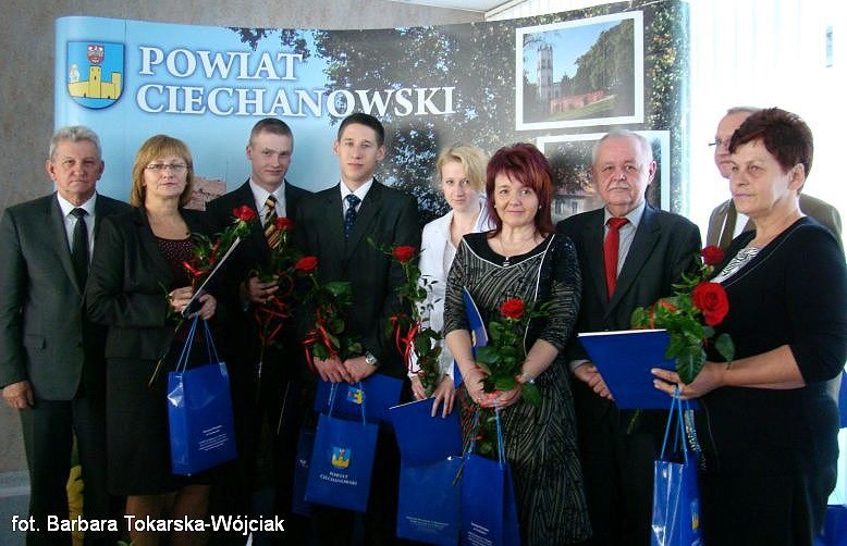 Najlepsi maturzyści z powiatu nagrodzeni