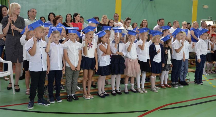 Uroczyste rozpoczęcie roku szkolnego 2019/2020 w SP 4 [zdjęcia]