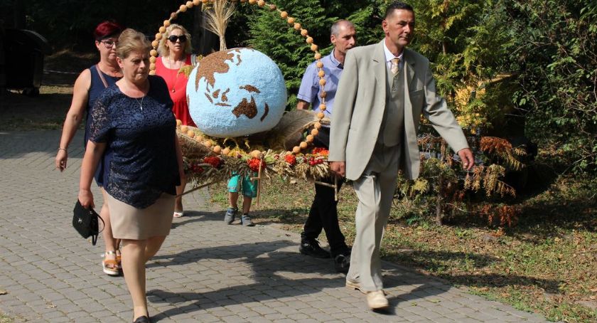 Dożynki gminy Ciechanów odbyły się w Niestumiu [fotorelacja]