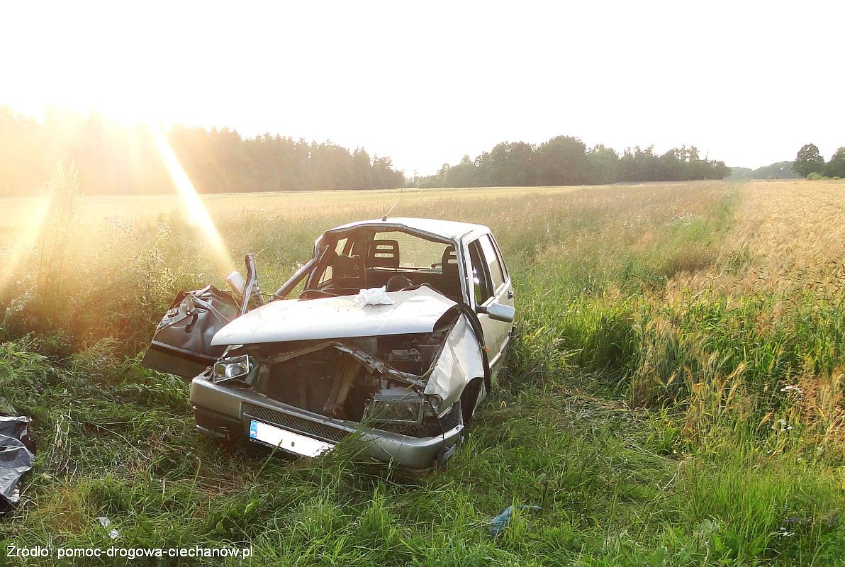 Tragiczny wypadek: Dachowało auto. Pasażer nie żyje, kierowca pijany