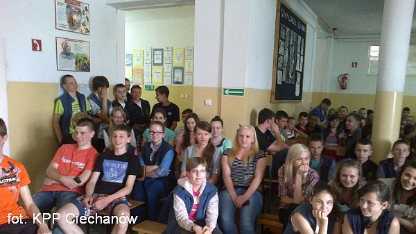 Policjanci odwiedzili uczniów z Glinojecka
