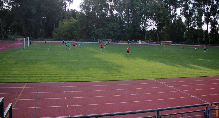 Miłe złego początki. MKS przegrał przed własną publicznością