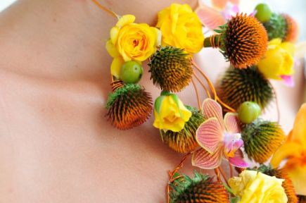 Porady ślubne: Kwiatowe Haute Couture, czyli biżuteria kwiatowa na ślub