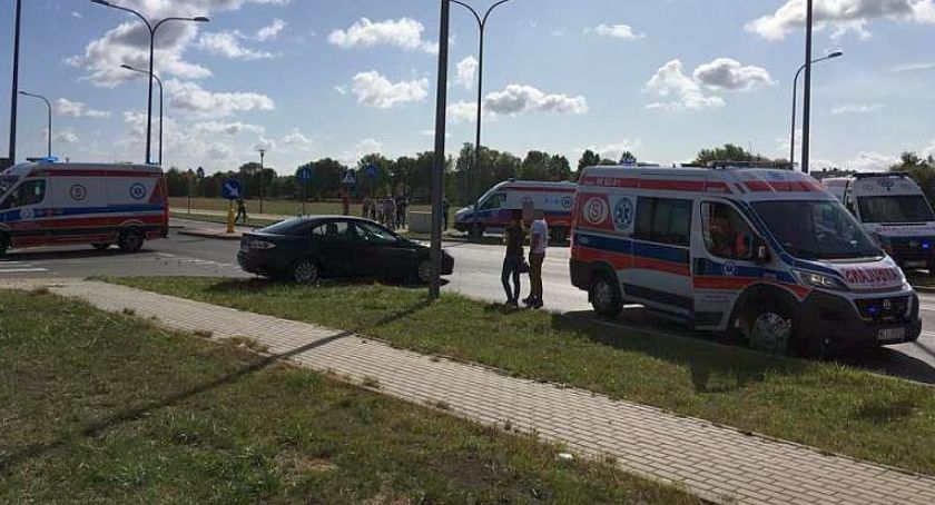Kolizja na pętli miejskiej. Znów to samo skrzyżowanie [zdjęcia]