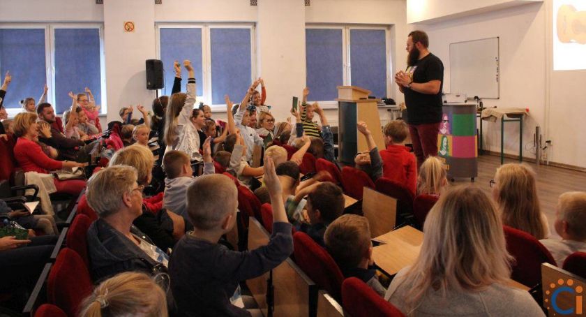 Dziecięca Akademia Naukowych Inspiracji w Ciechanowie. Ruszyły zapisy na wykłady