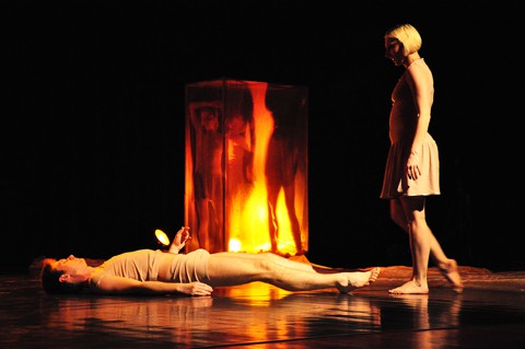 Emocje rysowane ruchem ciał – Warszawski Teatr Tańca na ciechanowskiej scenie.