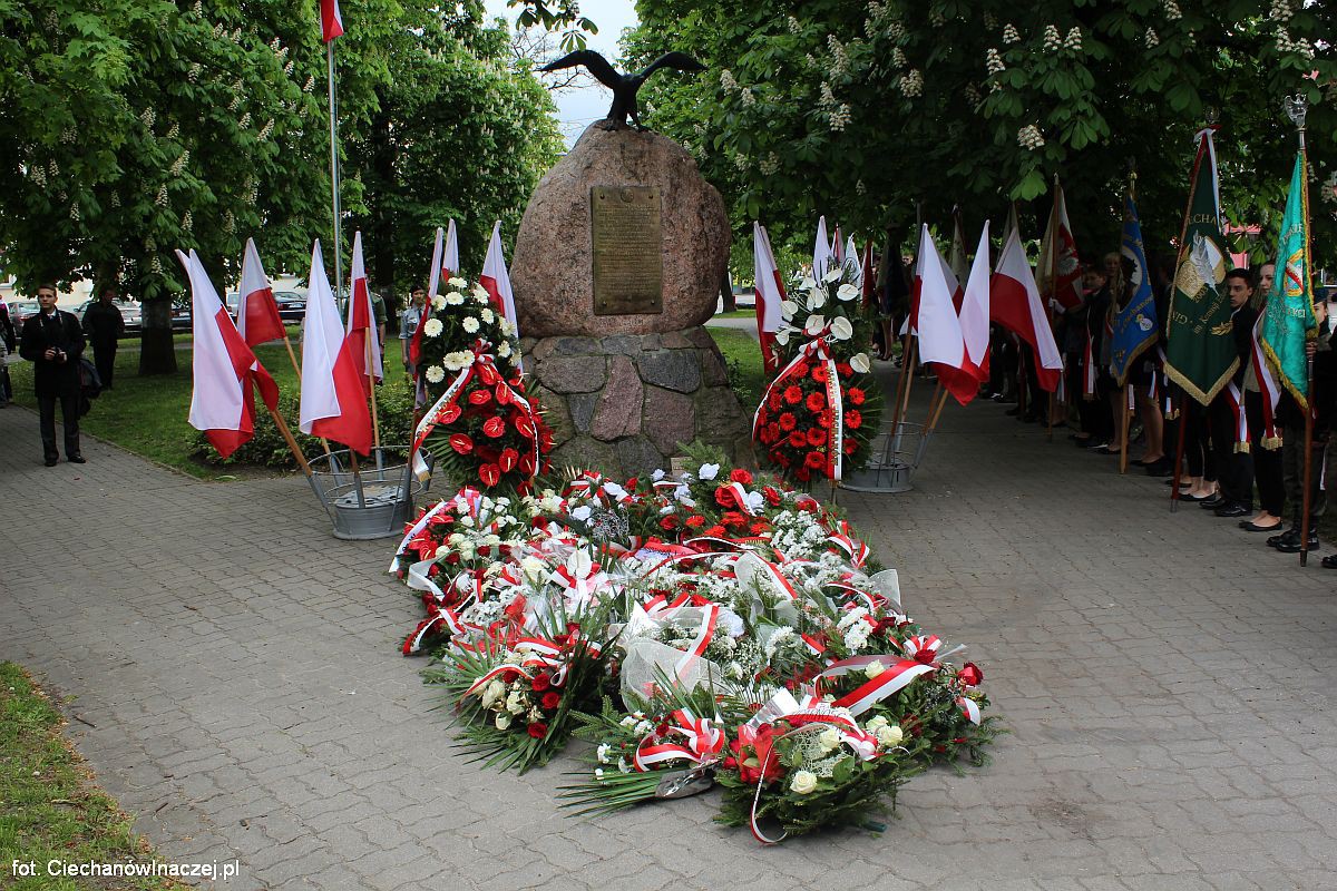 Ciechanowianie uczcili rocznicę uchwalenia Konstytucji 3. Maja (zdjęcia)